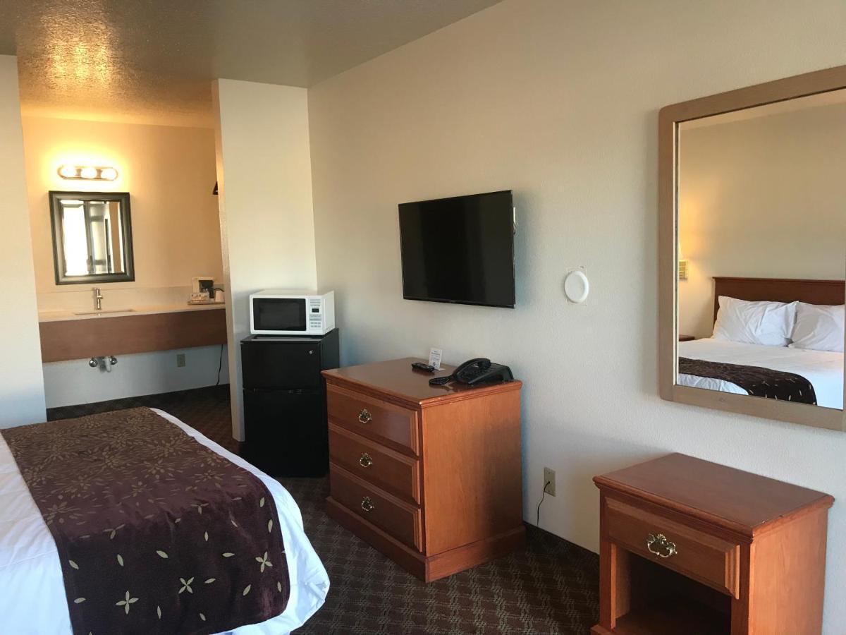 Woodburn Inn Eksteriør bilde