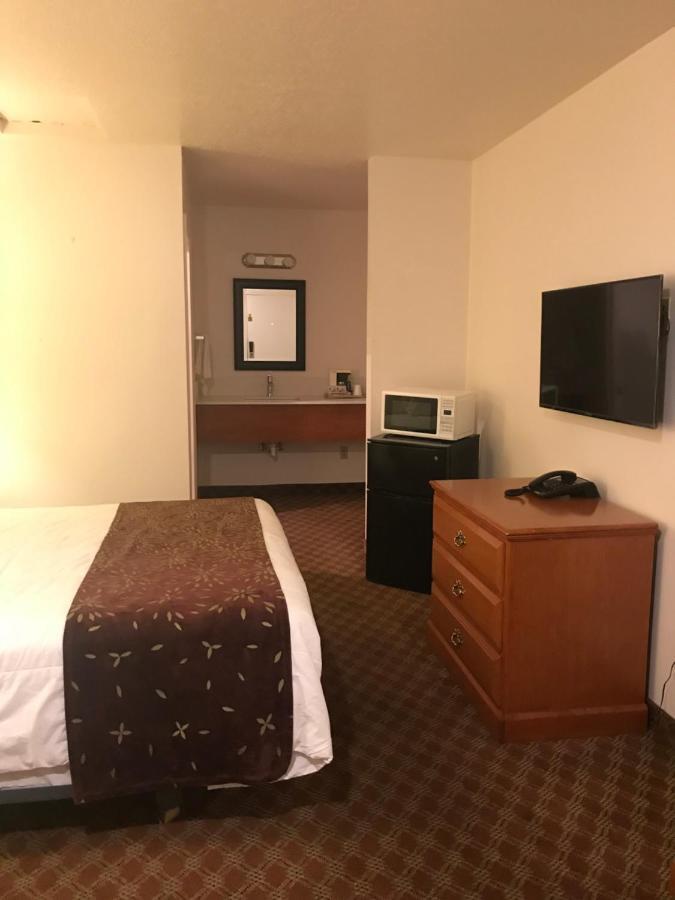 Woodburn Inn Eksteriør bilde